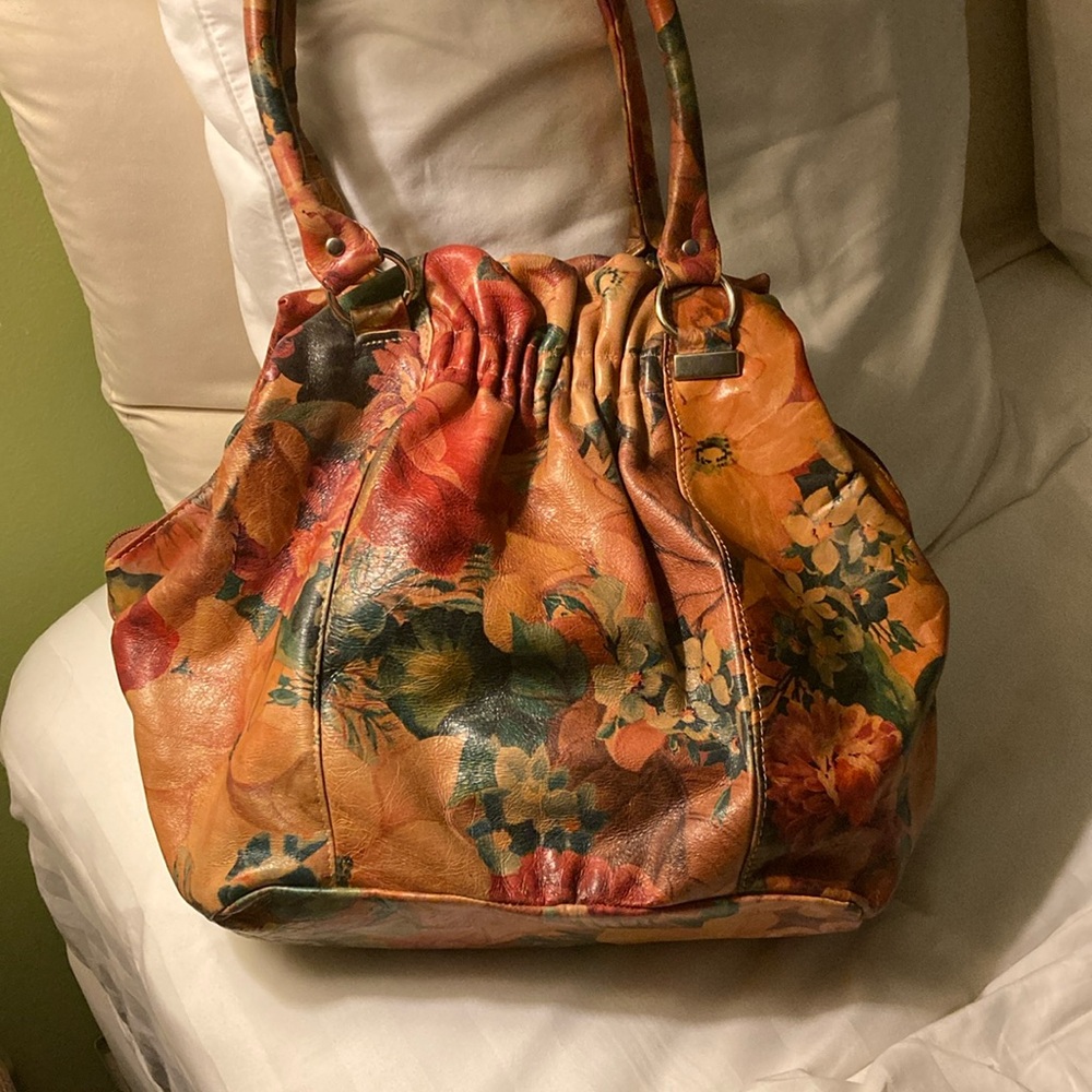Patricia Nash. Gorgeous Floral Soft Leather Handbag. Like New Condition.